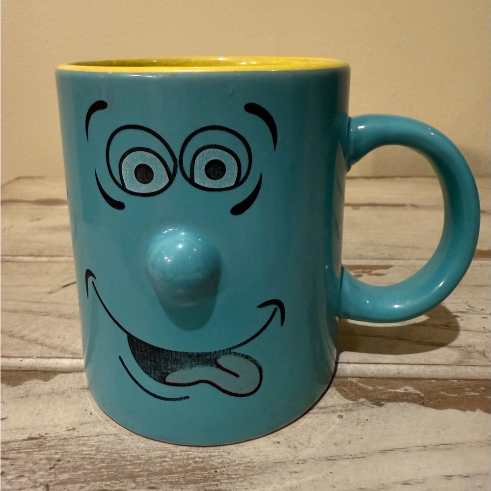 Vintage 3D Nose Funny Smiley Face Tea Cup Blue & Yellow